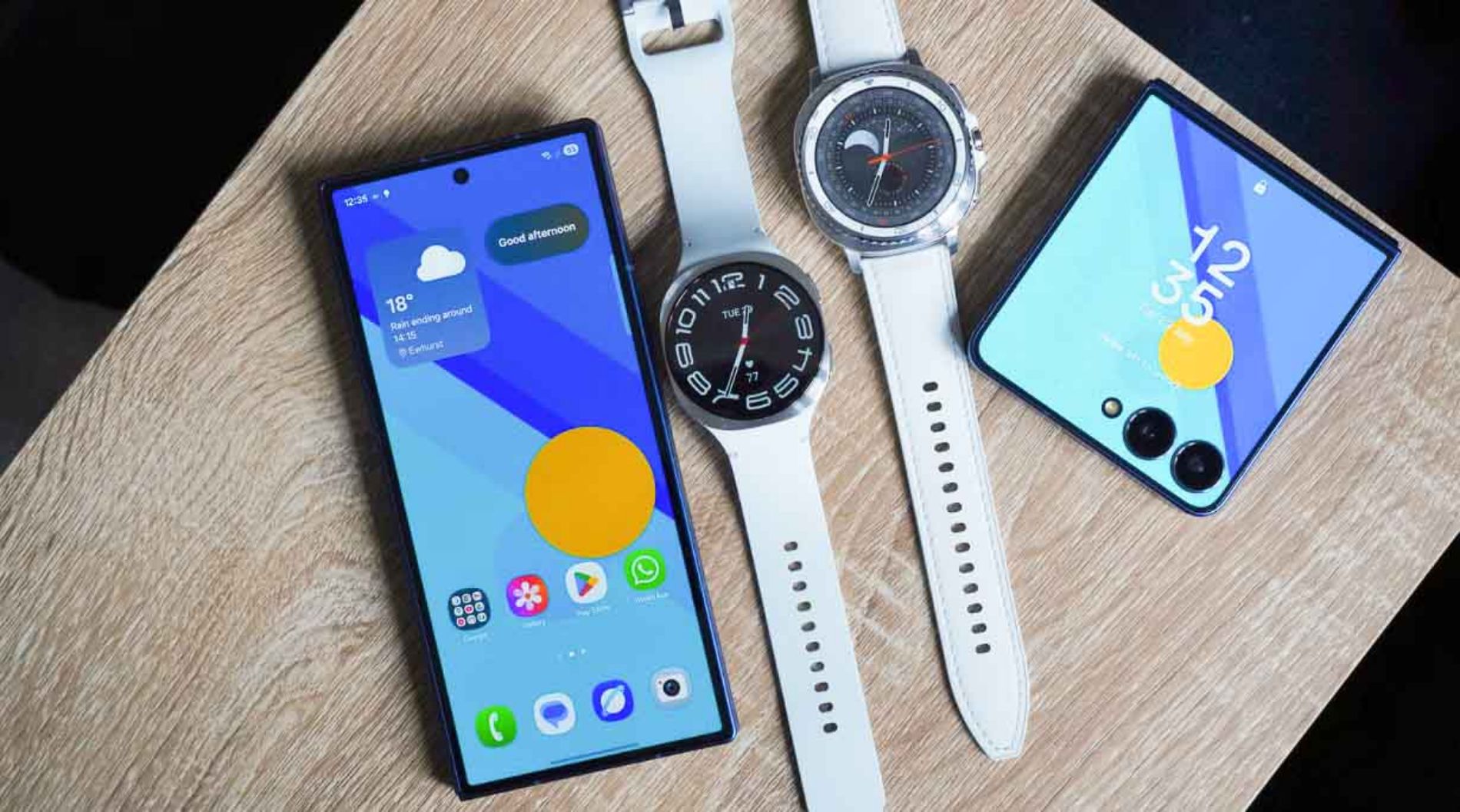 Hình ảnh cho danh mục Cách dùng đồng hồ Galaxy Watch để điều khiển điện thoại, chụp ảnh từ xa hay quản lý nhạc